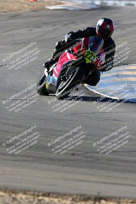 media/Jan-09-2022-SoCal Trackdays (Sun) [[2b1fec8404]]/Turns 9 and 8 (920am)/